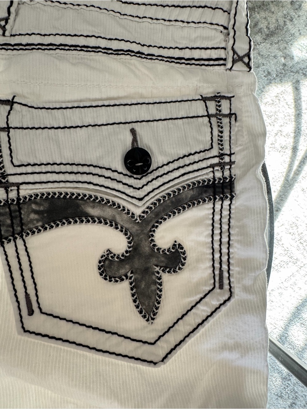 Rock Revival White Cargo Shorts with Black Stitching - Picture 4 of 4
